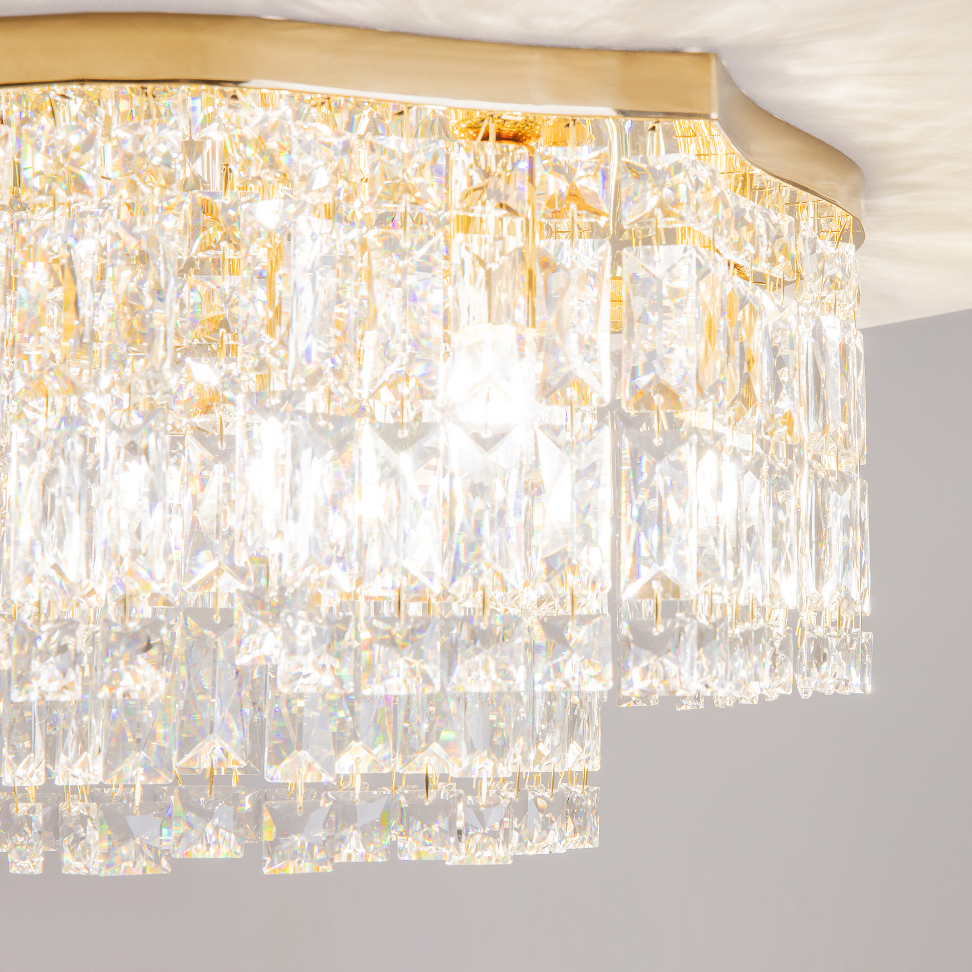 Потолочный светильник Maytoni DIA005CL-06G