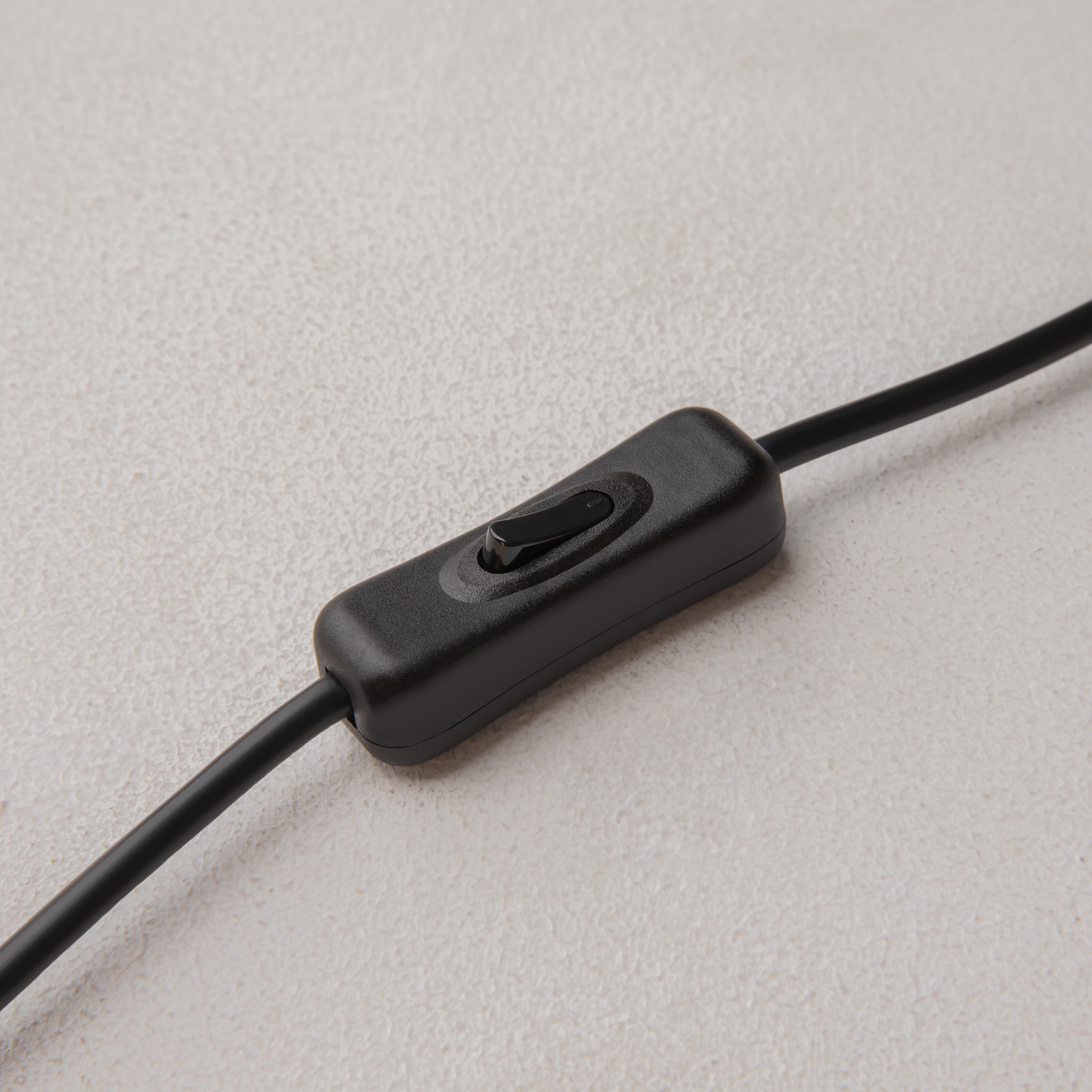 Настольный светильник Maytoni Z012TL-L8B3K