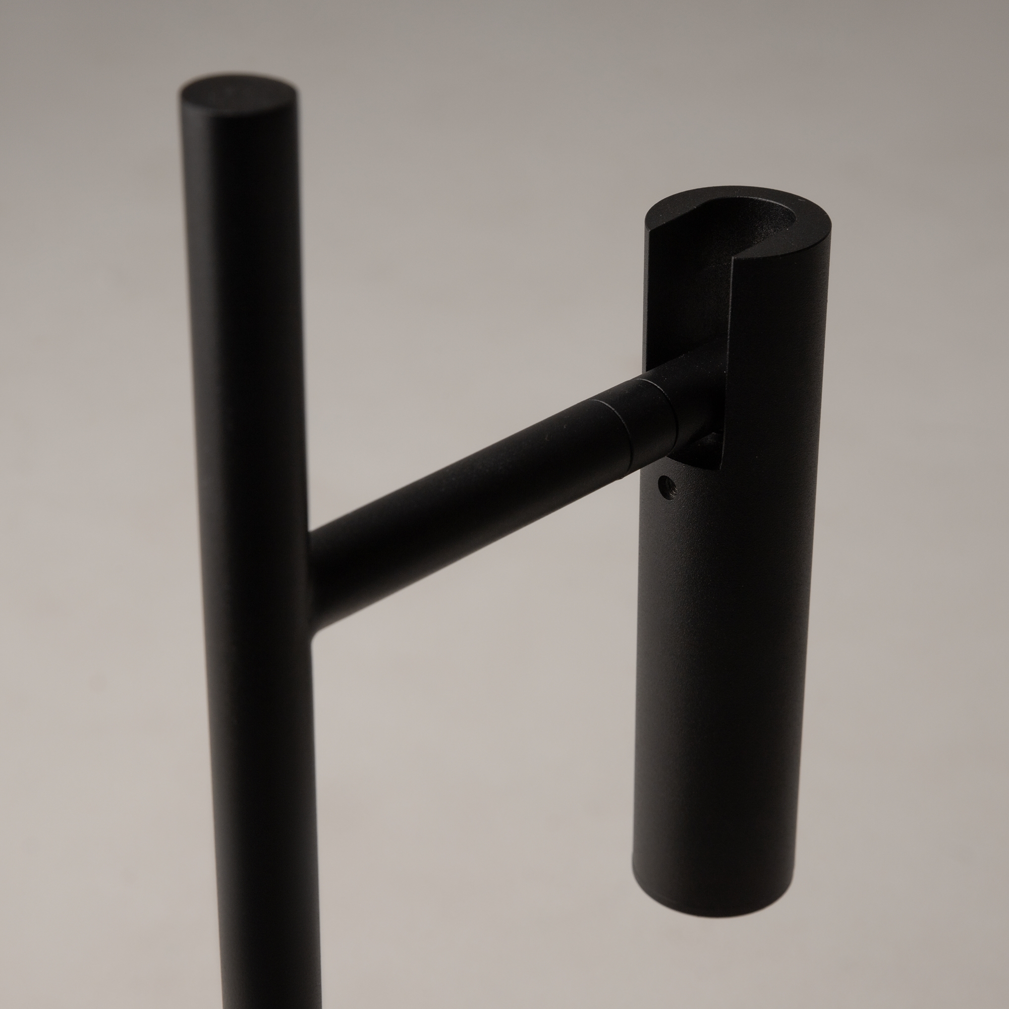 Настольный светильник Maytoni Z010TL-L8B3K