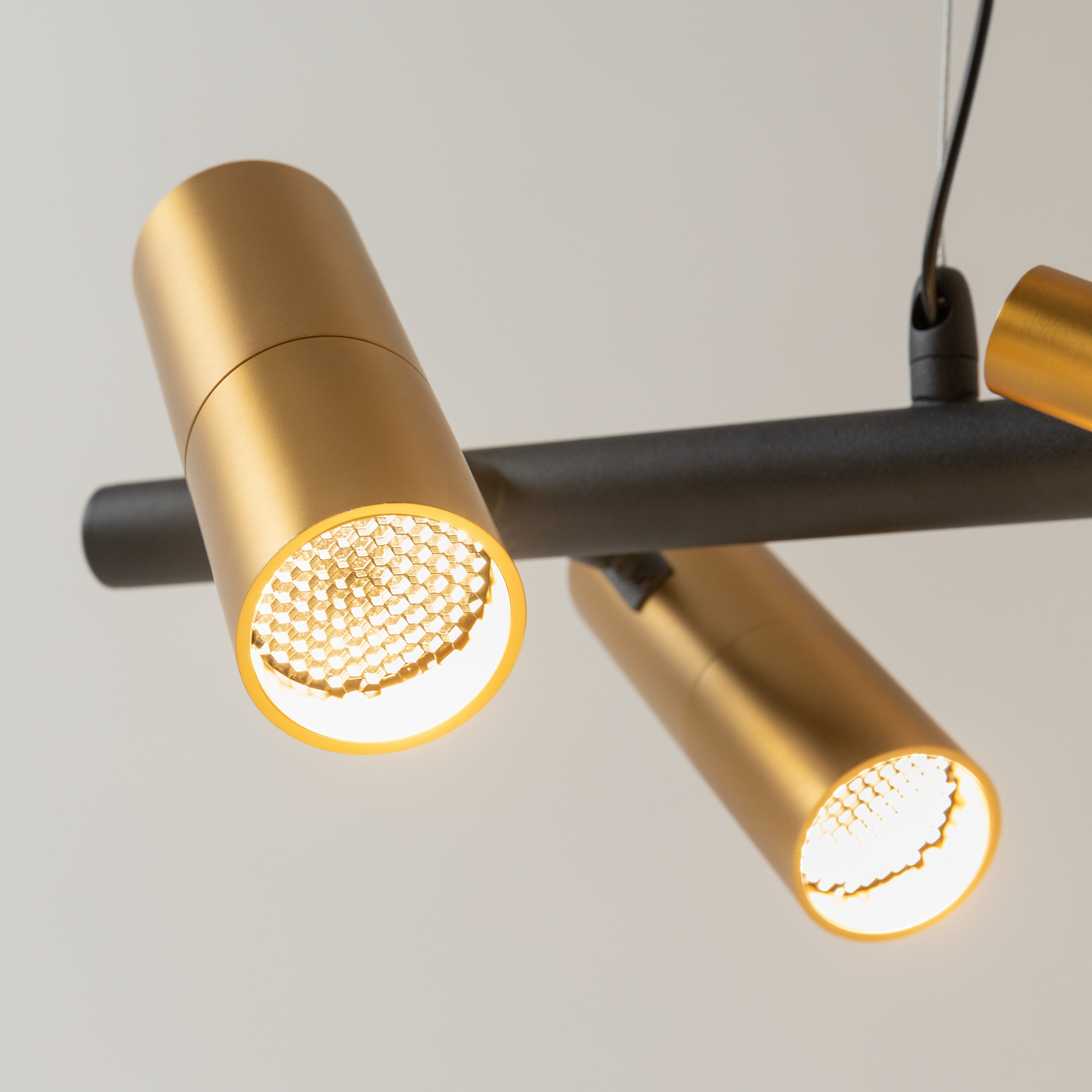 Подвесной светильник Maytoni MOD166PL-L30GB3K