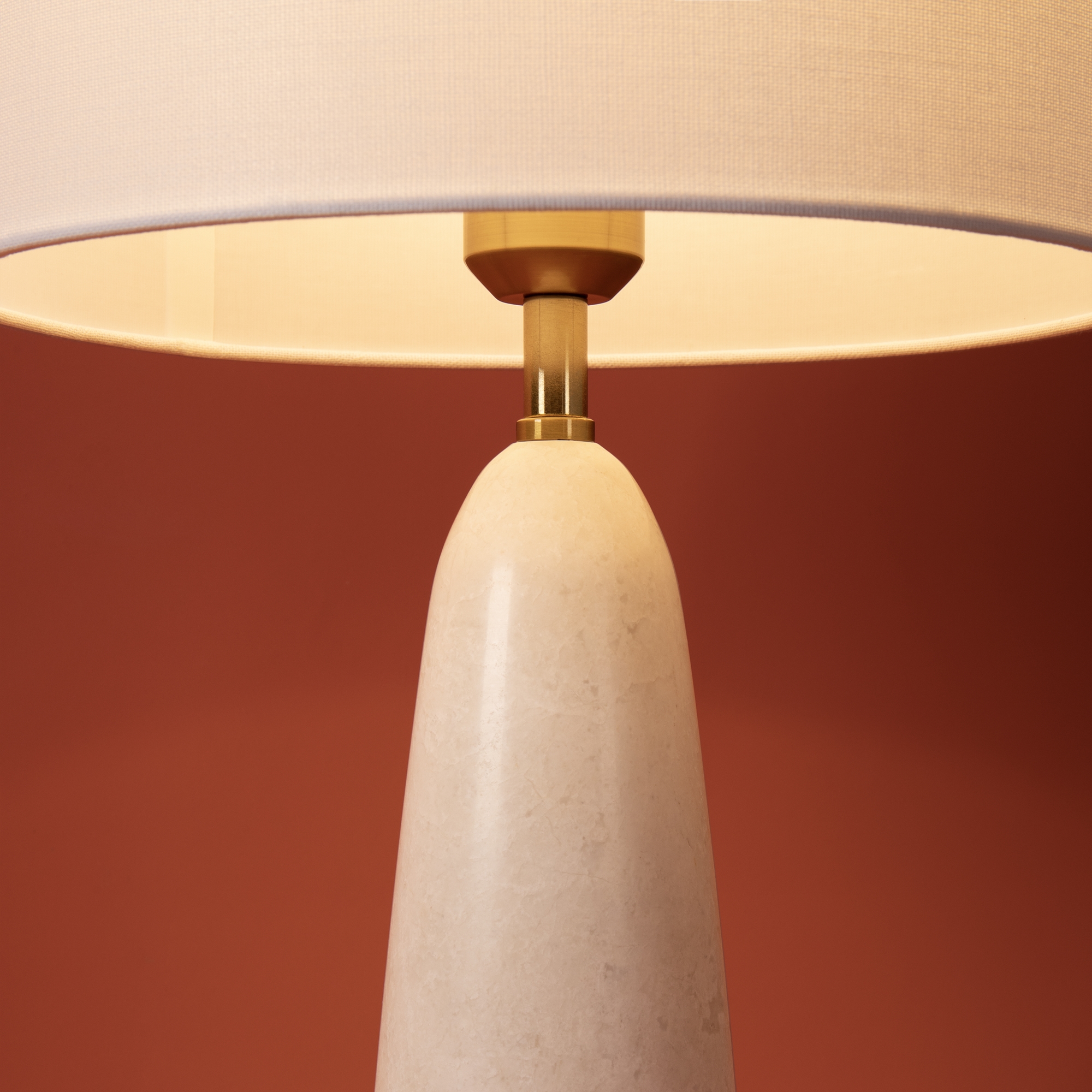 Настольный светильник Freya FR2054TL-01BS