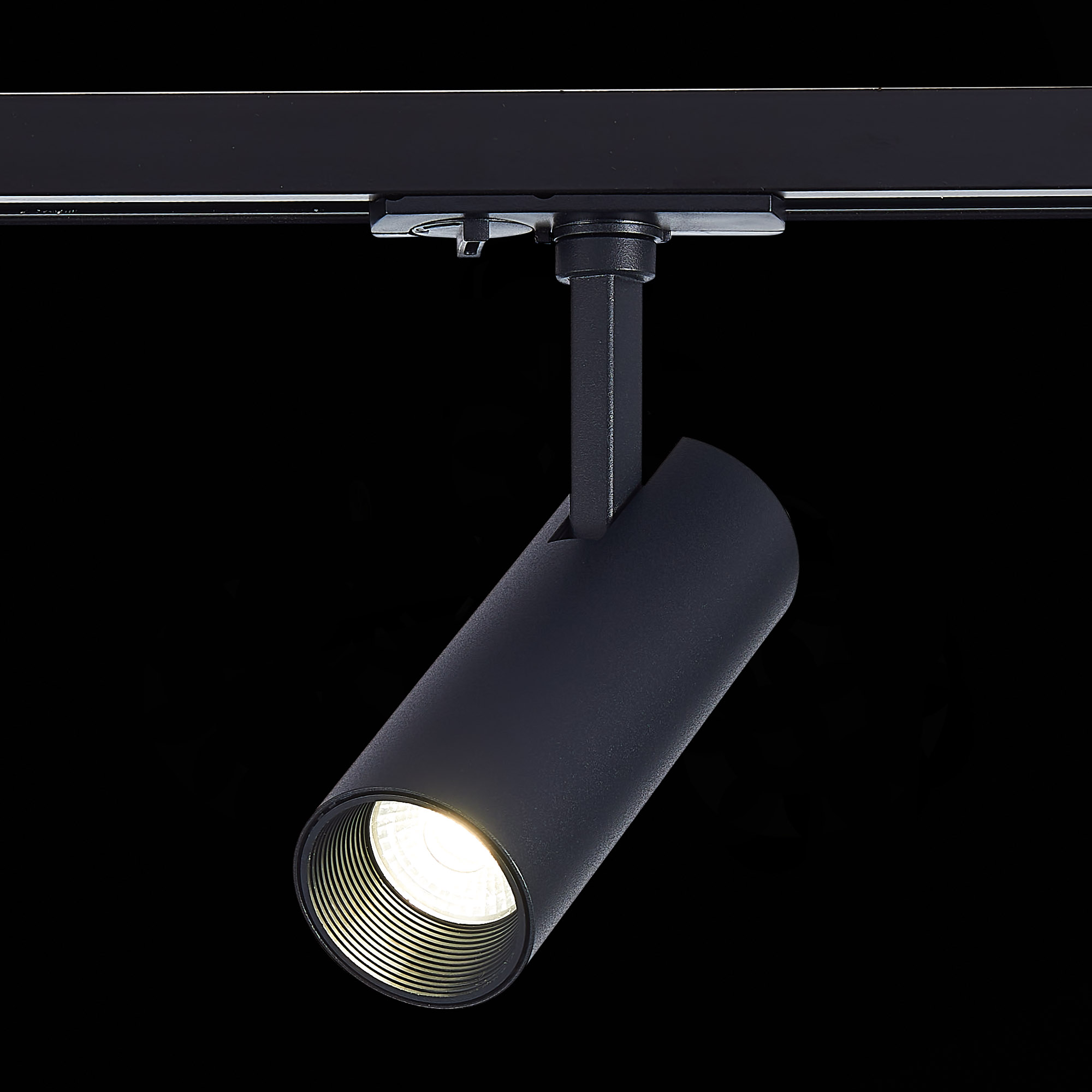 ST350.446.10.36 Св-к трек. Черный LED 1*10W 4000K 900Lm Ra?90 36° IP20 L137xW49xH171 100-240V BASE