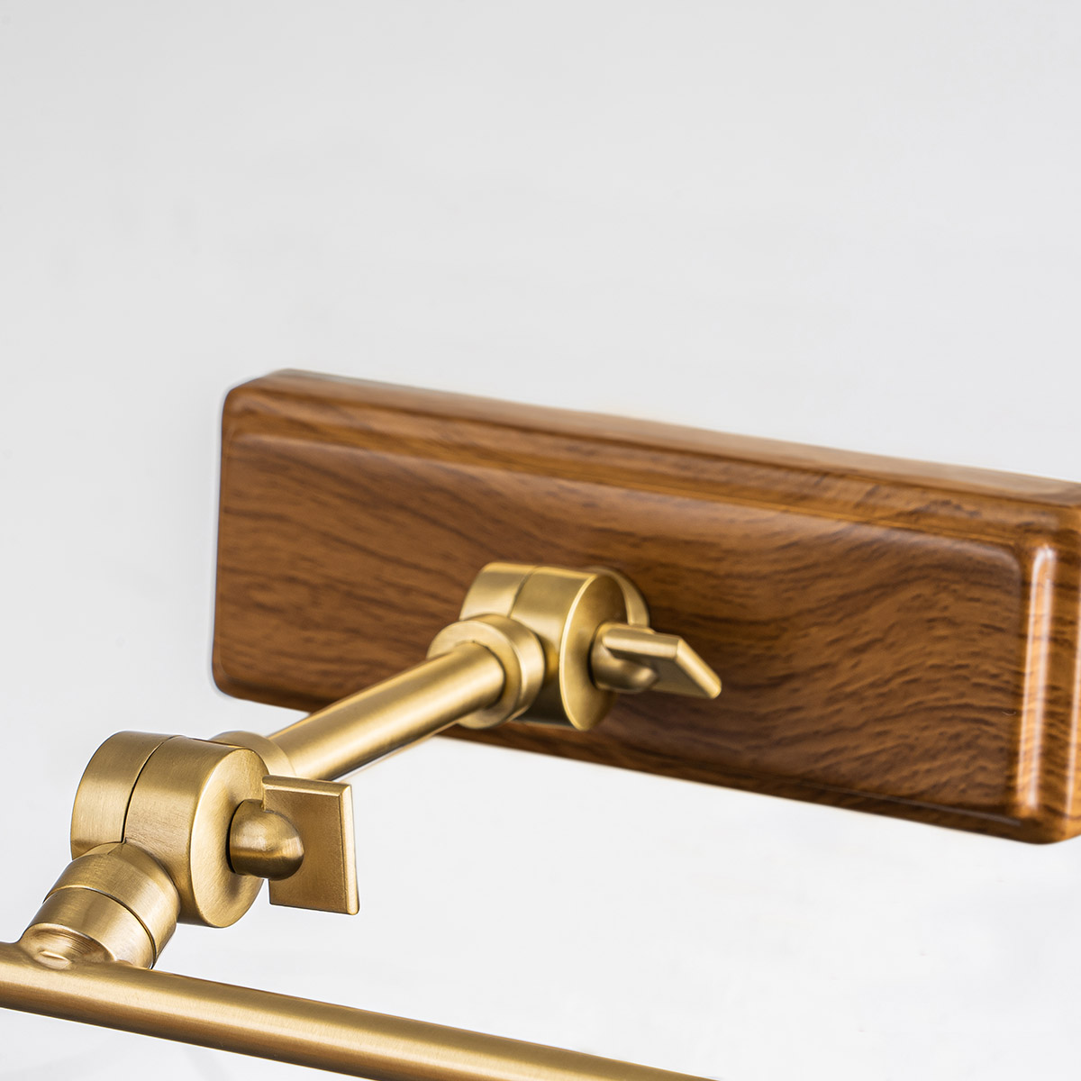 Светильник для картин Elstead Lighting, Арт. WINCHFIELD-PLM-AB-OAK