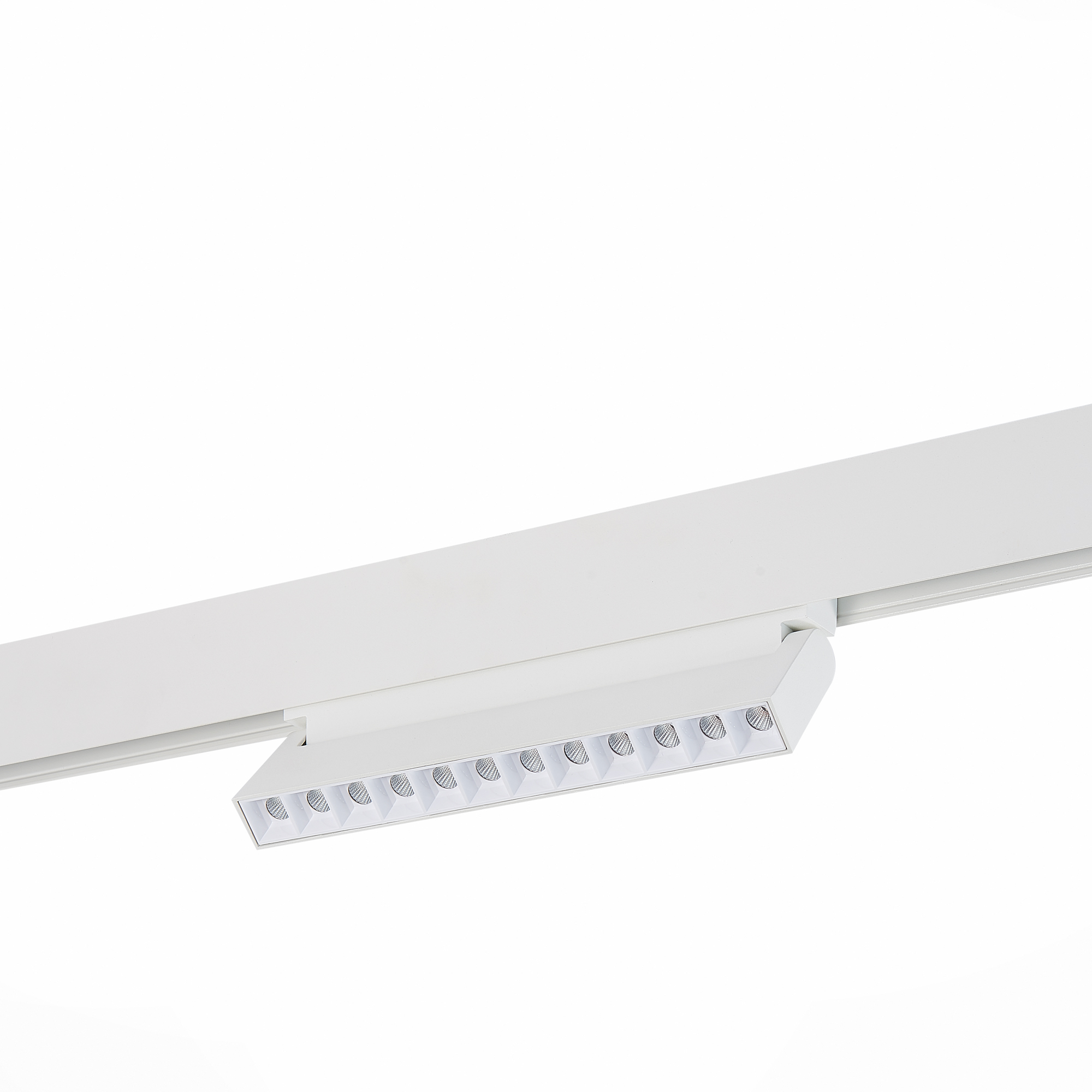 ST364.536.12 Магнитный трековый светильник белый LED 1*12W 3000K 1 009Lm Ra>80 36° IP20 L219xW22xH10 SKYLINE 48