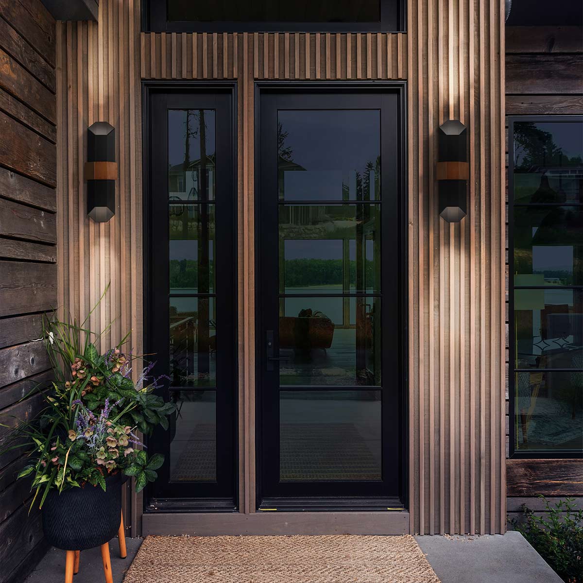 Настенный фонарь Quoizel, Арт. QZ-CHASM-L-BKW