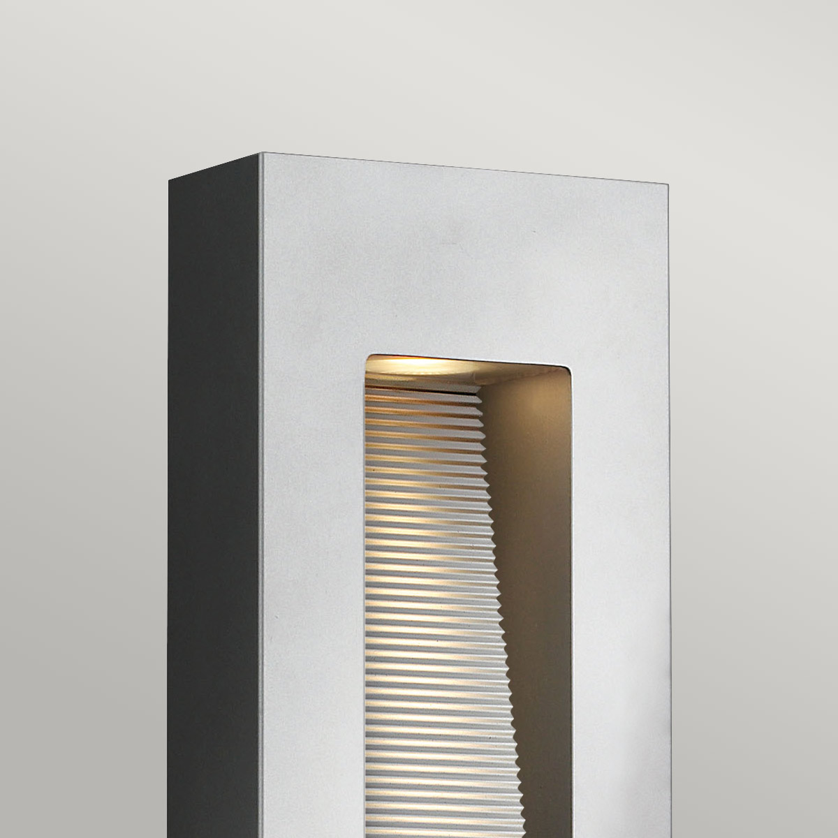 Настенный фонарь Hinkley Lighting, Арт. HK-LUNA-M-TT