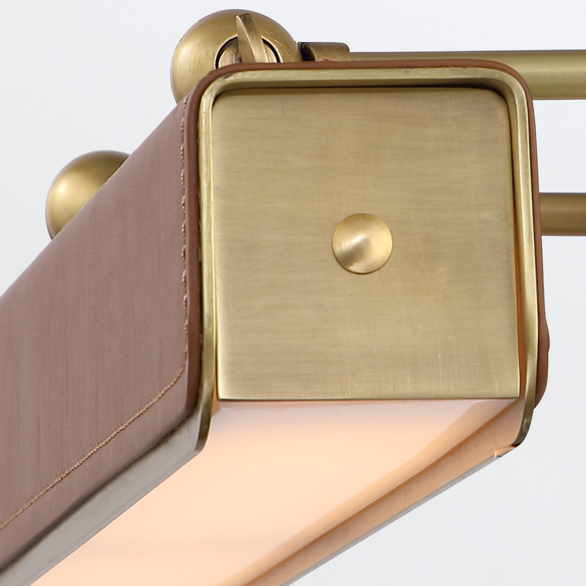 Светильник для картин Alora, Арт. QN-VALISE-PL-M-VBS-CL