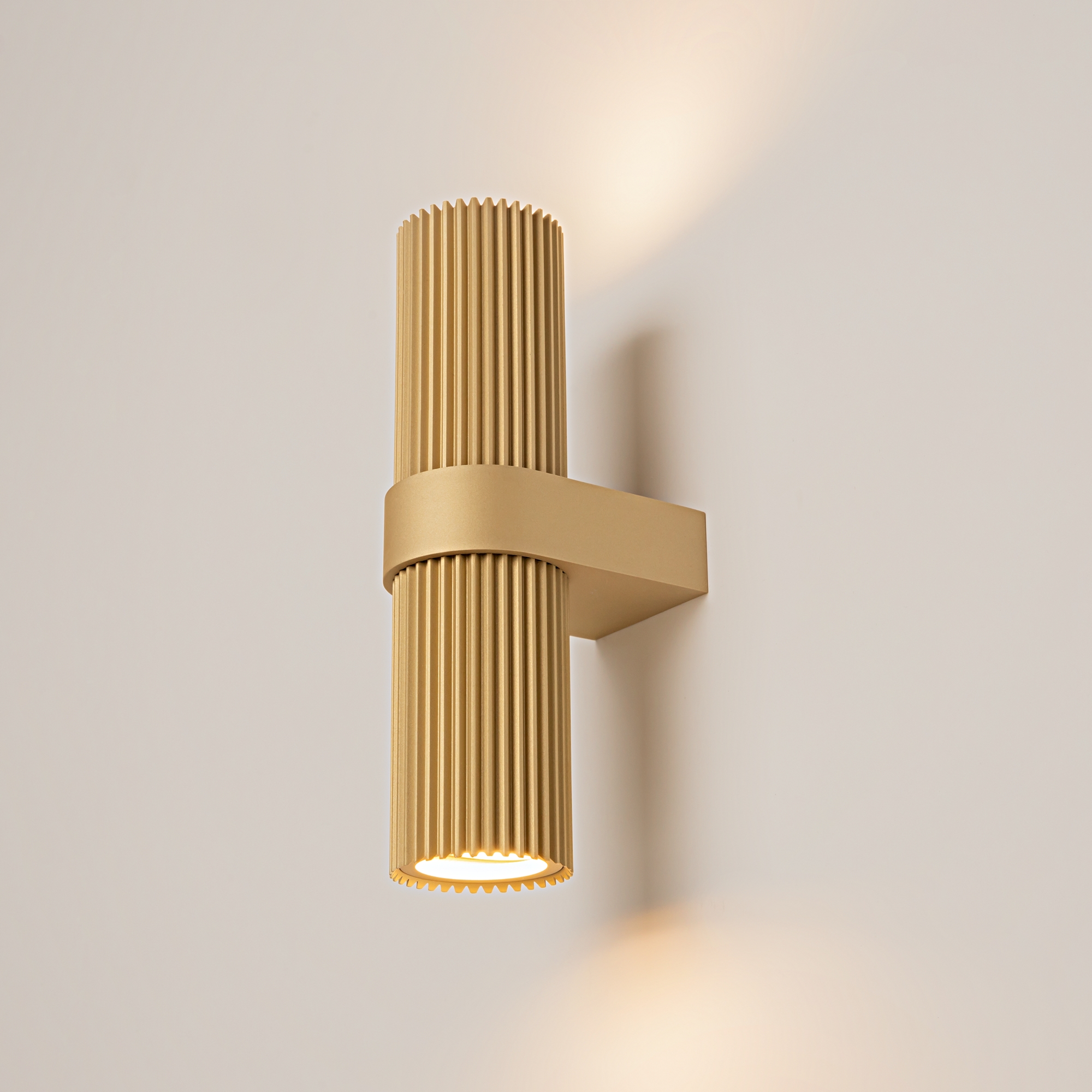 Настенный светильник (бра) Maytoni MOD326WL-02MG