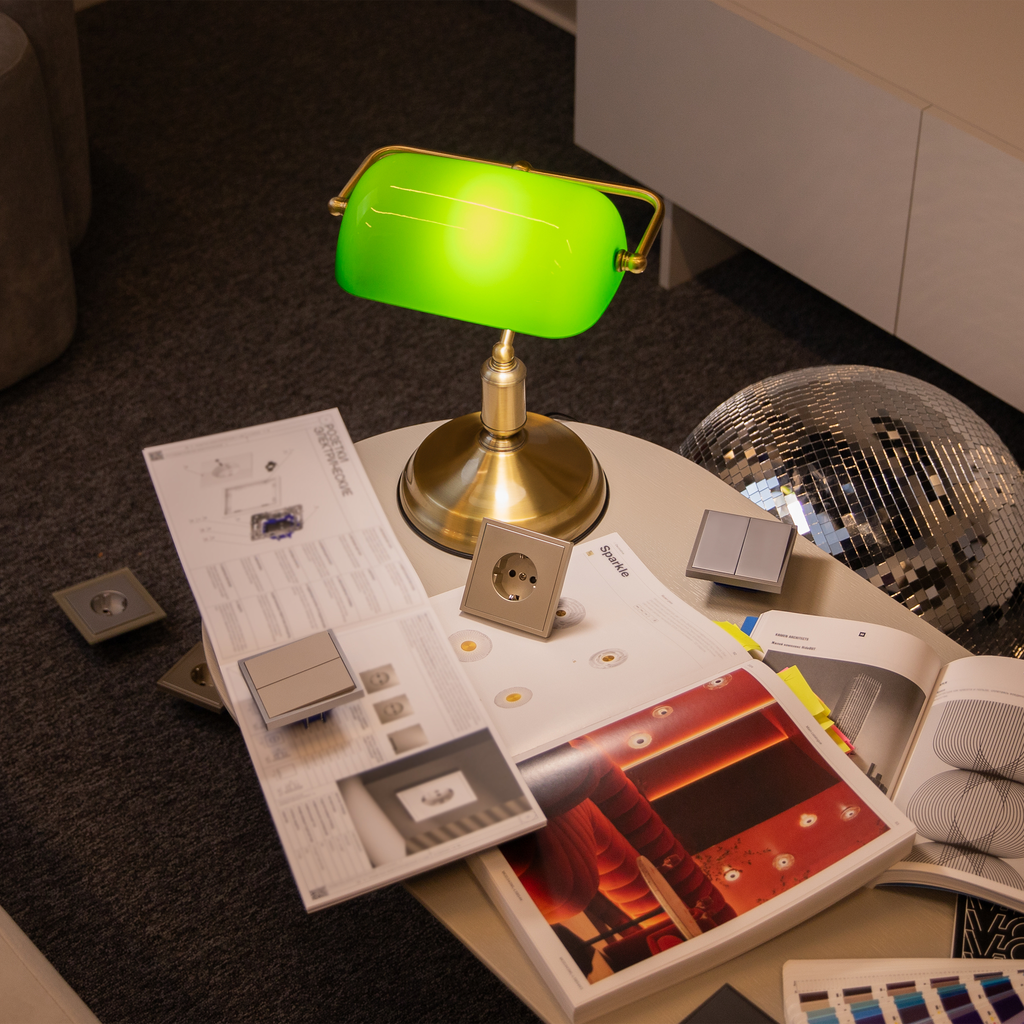 Настольный светильник Maytoni Z153-TL-01-BS