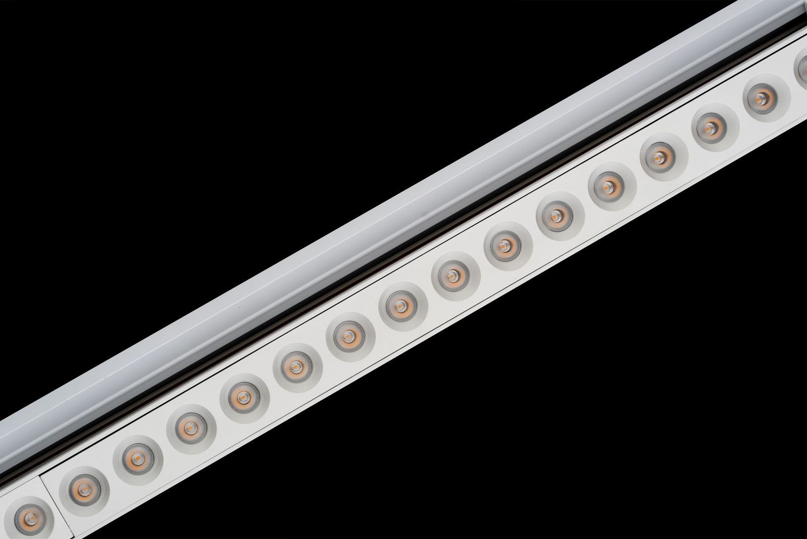 Lucia Tucci  Светодиодный потолочный светильник LTP-T017-30W-W