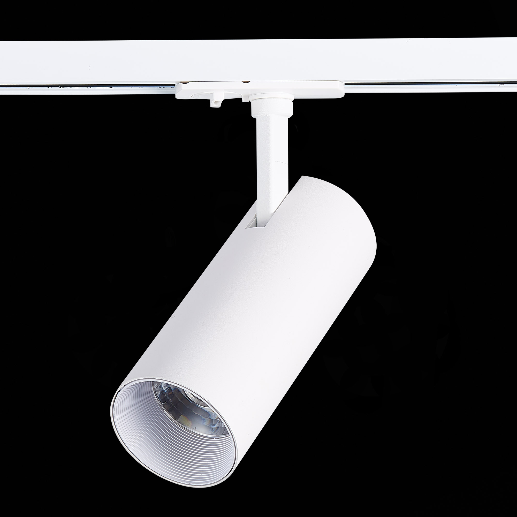 ST350.536.15.36 Св-к трек. Белый LED 1*15W 3000K 1 350Lm Ra?80 36° IP20 L158xW65xH193 100-240V BASE