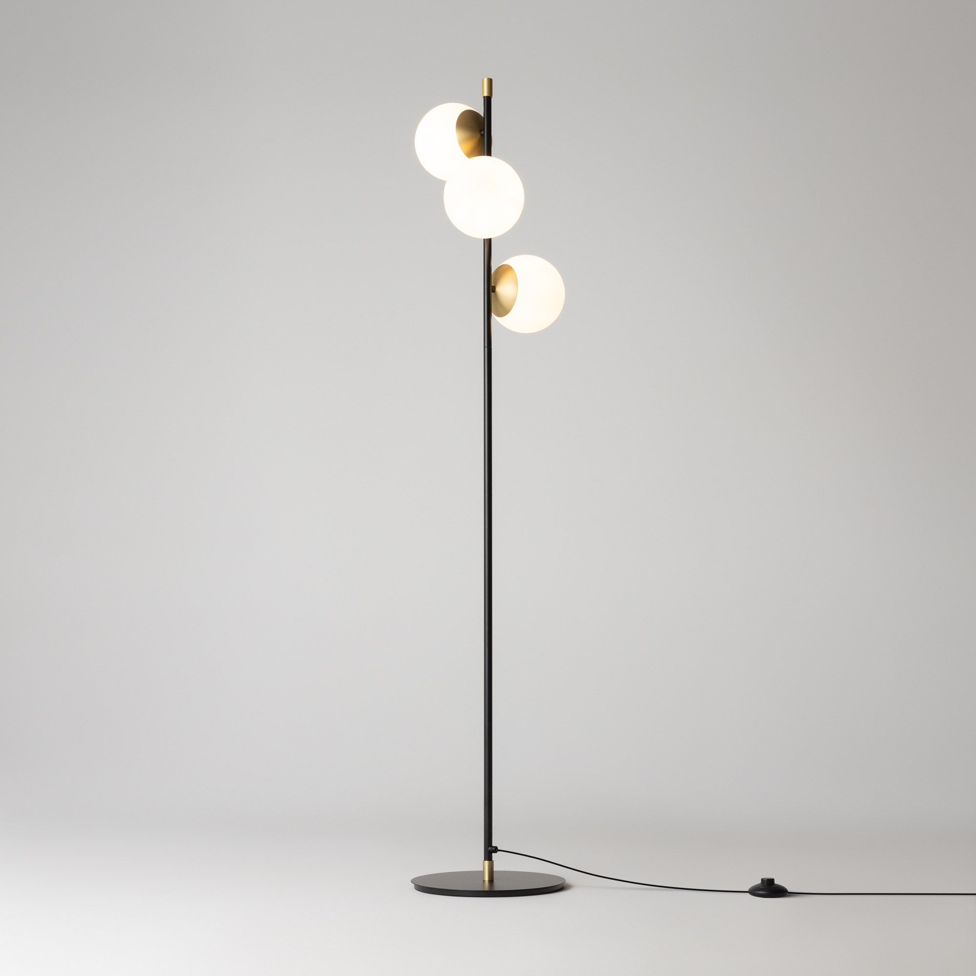 Напольный светильник (торшер) Maytoni MOD048FL-03G