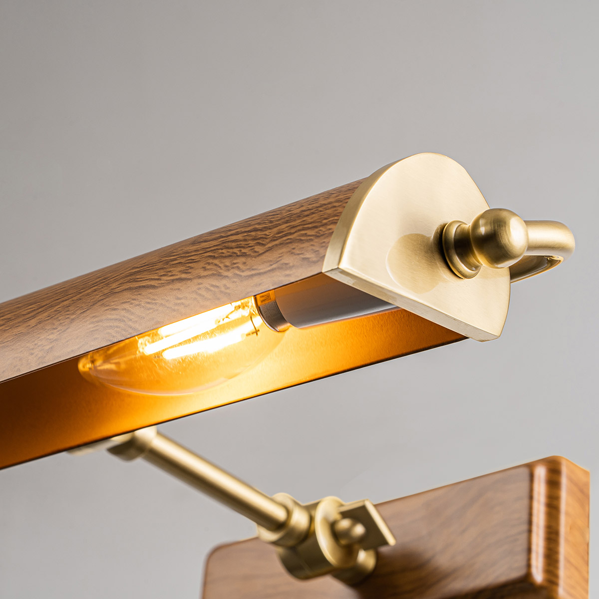 Светильник для картин Elstead Lighting, Арт. WINCHFIELD-PLM-AB-OAK