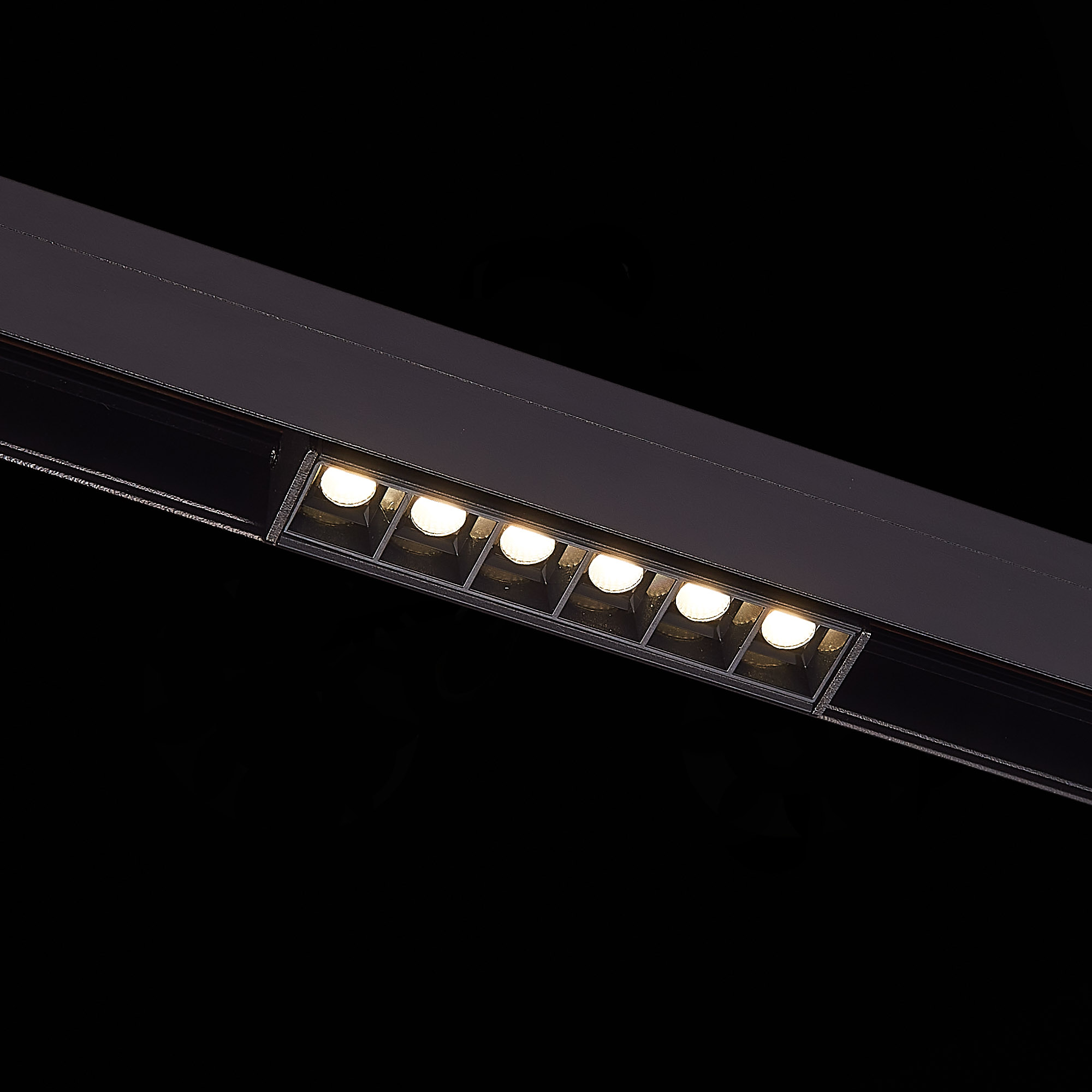 ST361.436.06 Магнитный трековый светильник Черный LED 1*6W 3000K 532Lm Ra>90 36° IP20 L115xW22xH44 4 SKYLINE 48
