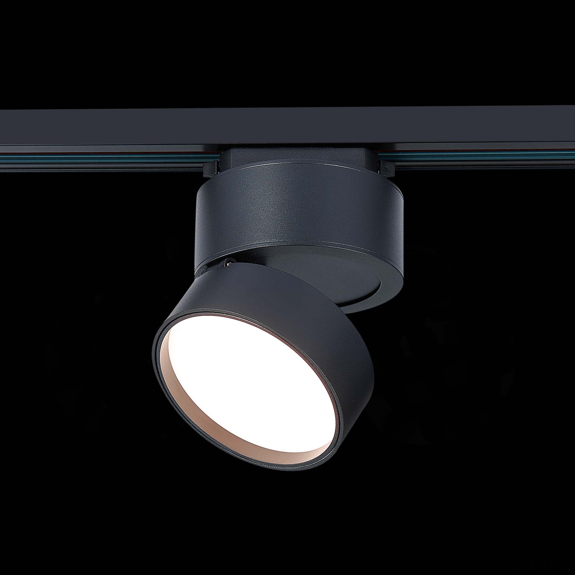 ST651.436.14 Св-к трек. Черный LED 1*14W 3000K 1 100Lm Ra>90 120° IP20 D104xH128 170-240VV BASE