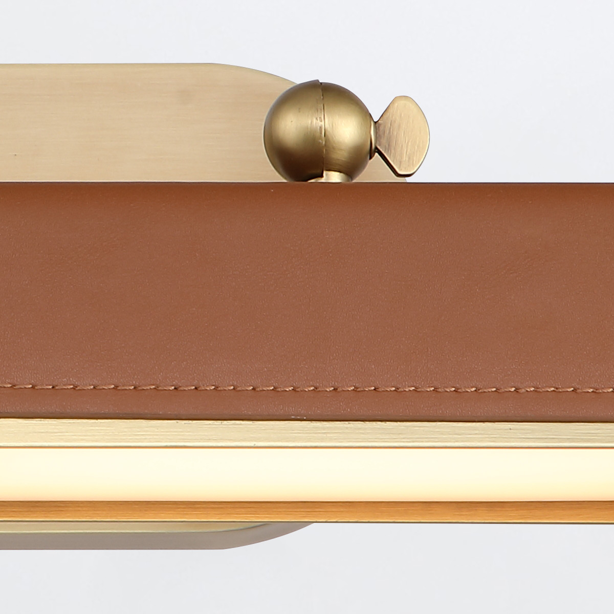 Светильник для картин Alora, Арт. QN-VALISE-PL-M-VBS-CL