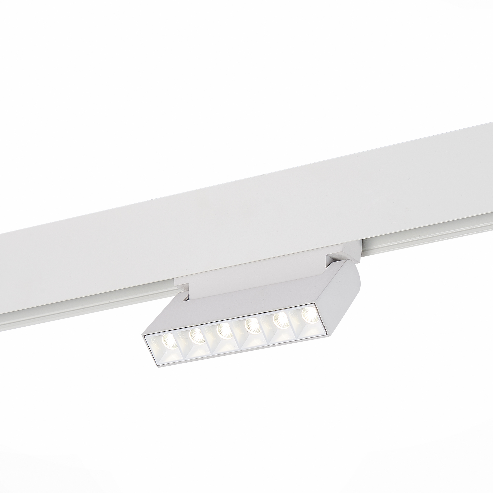 ST364.546.06 Магнитный трековый светильник белый LED 1*6W 4000K 532Lm Ra>80 36° IP20 L120xW22xH108 4 SKYLINE 48