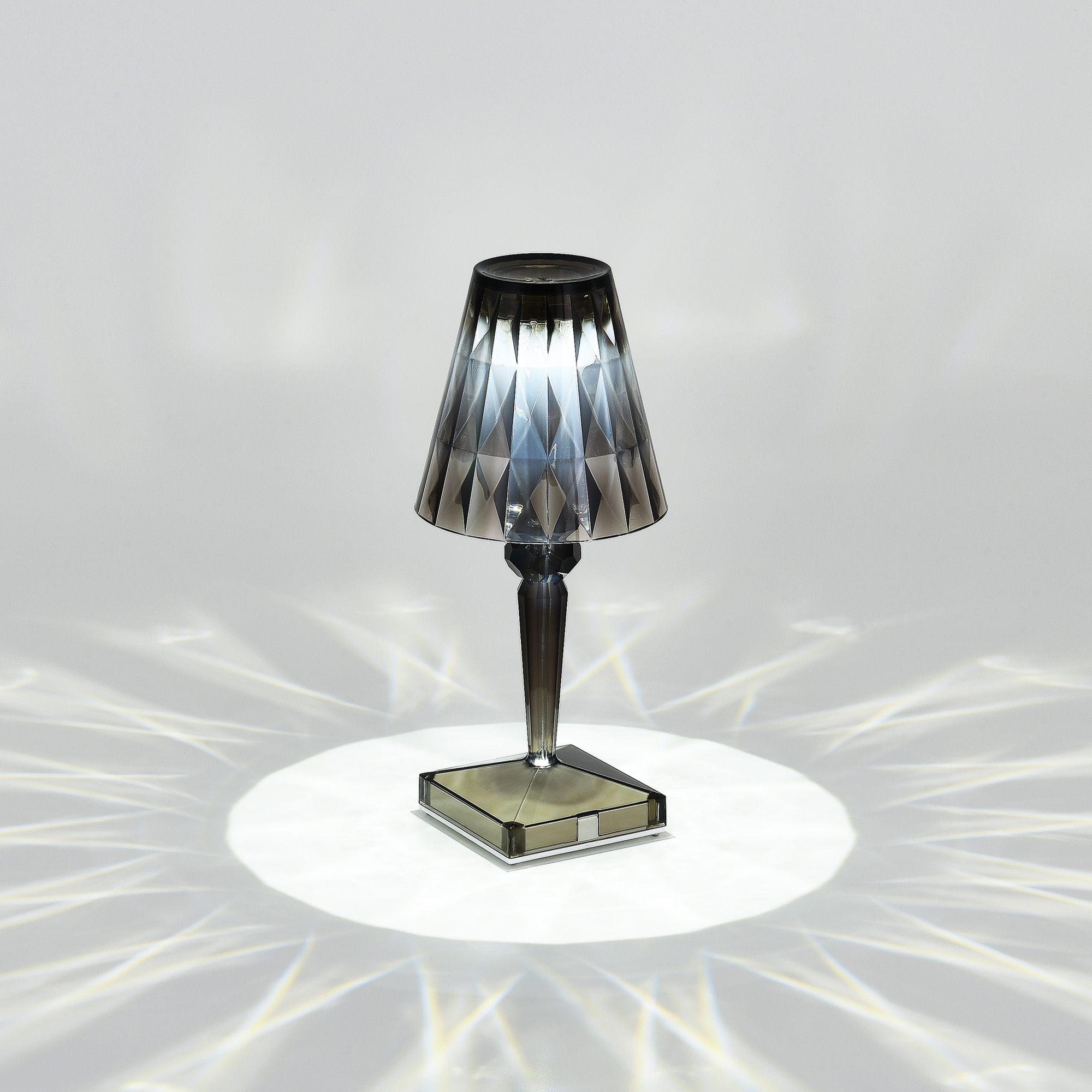 SL1010.734.01 Прикроватная лампа ST-Luce Дымчато-серый/Дымчато-серый LED 1*2W 3000K - 6000K SPARKLE