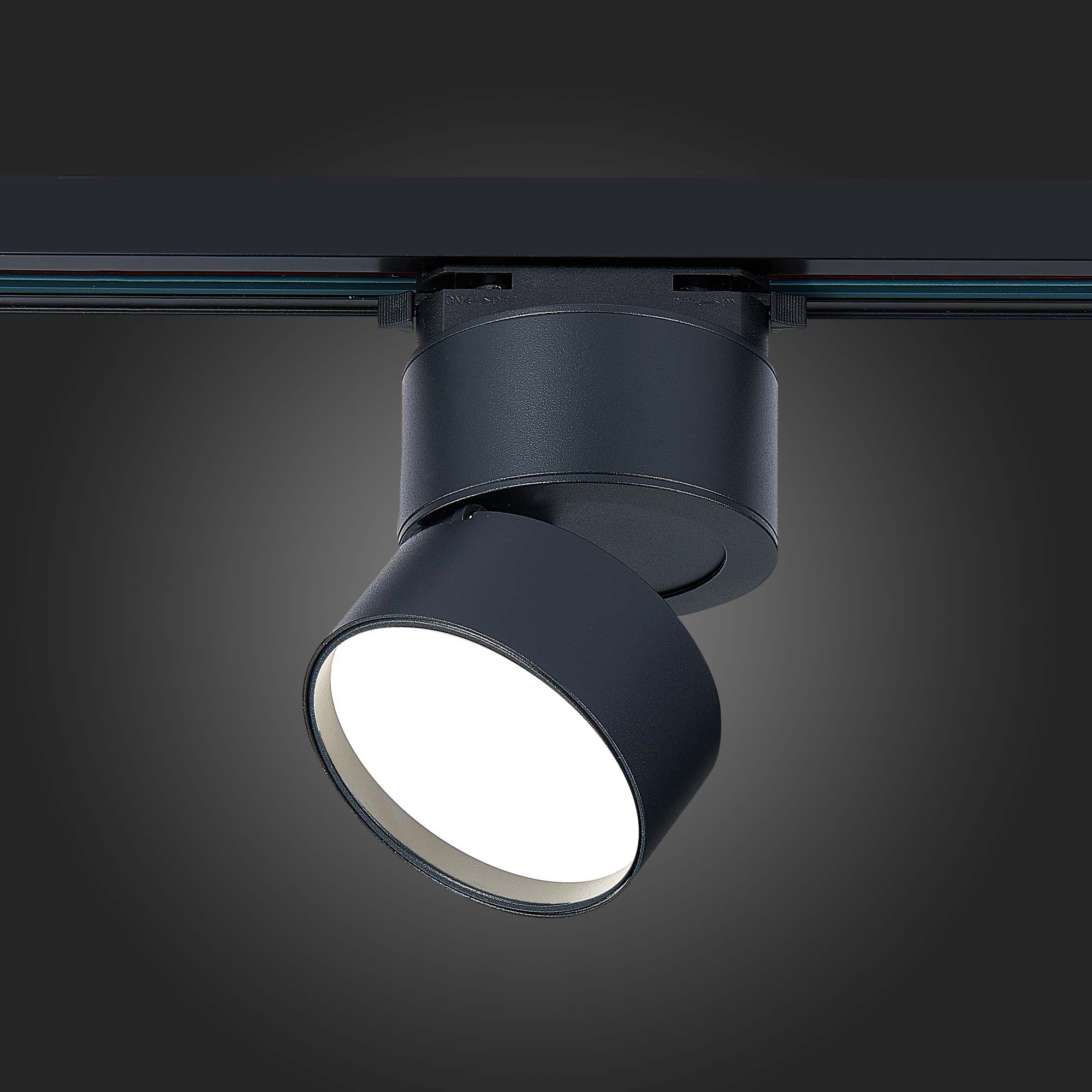 ST651.446.09 Св-к трек. Черный LED 1*9W 4000K 720Lm Ra>90 120° IP20 D85xH122 170-240VV BASE