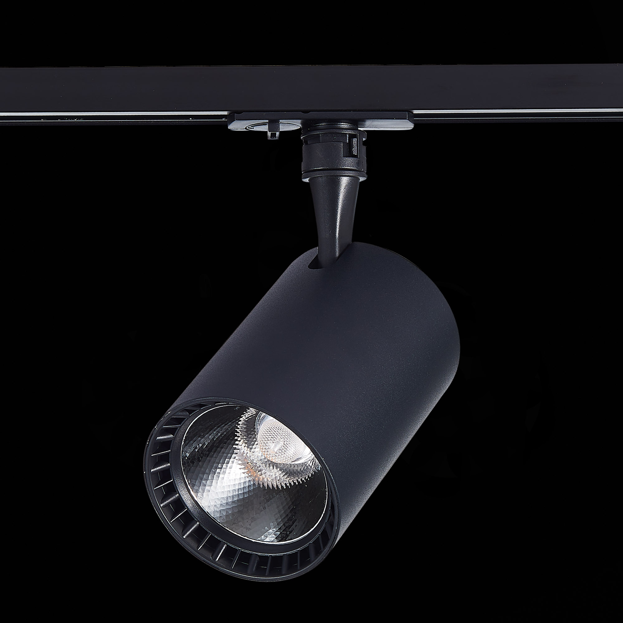 ST351.446.15.36 Св-к трек. Черный LED 1*15W 4000K 1 350Lm Ra?90 36° IP20 L118xW78xH174 100-240V BASE