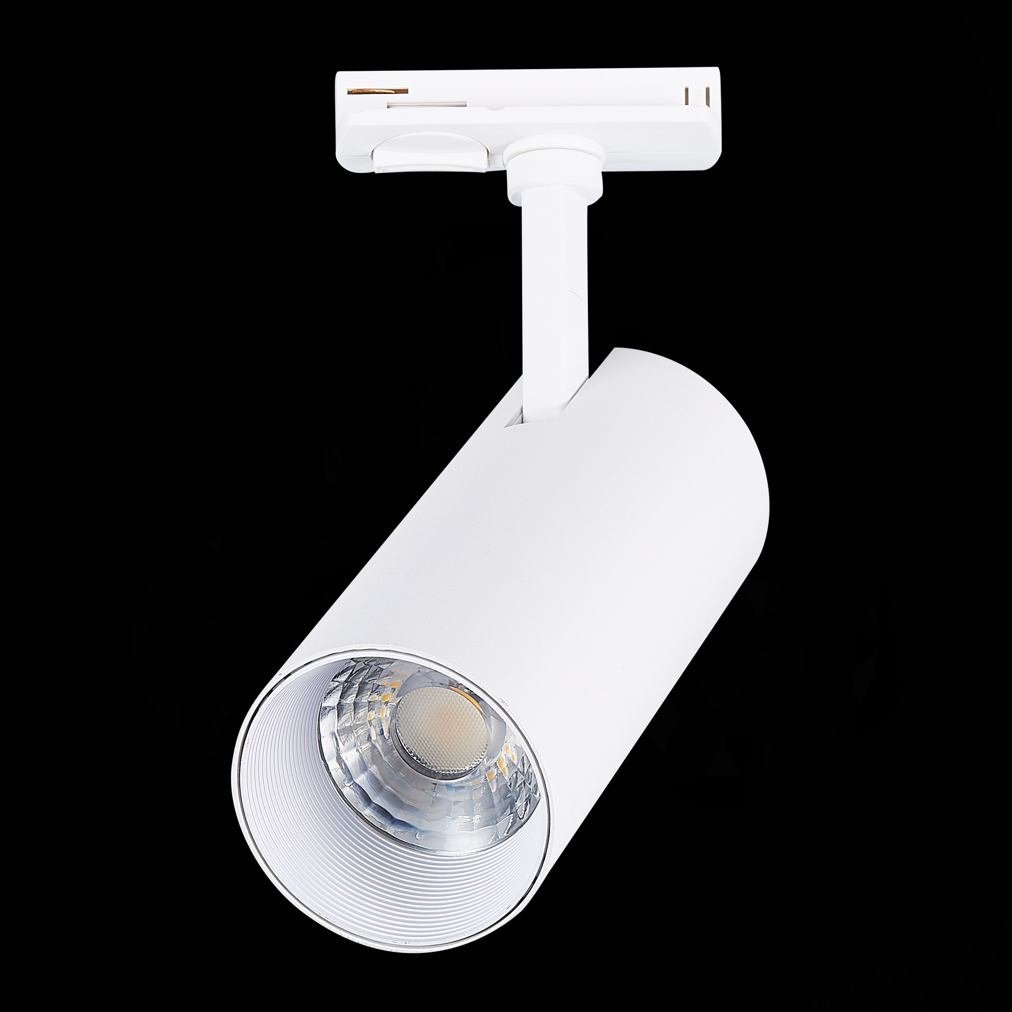 ST350.536.15.36 Св-к трек. Белый LED 1*15W 3000K 1 350Lm Ra?80 36° IP20 L158xW65xH193 100-240V BASE