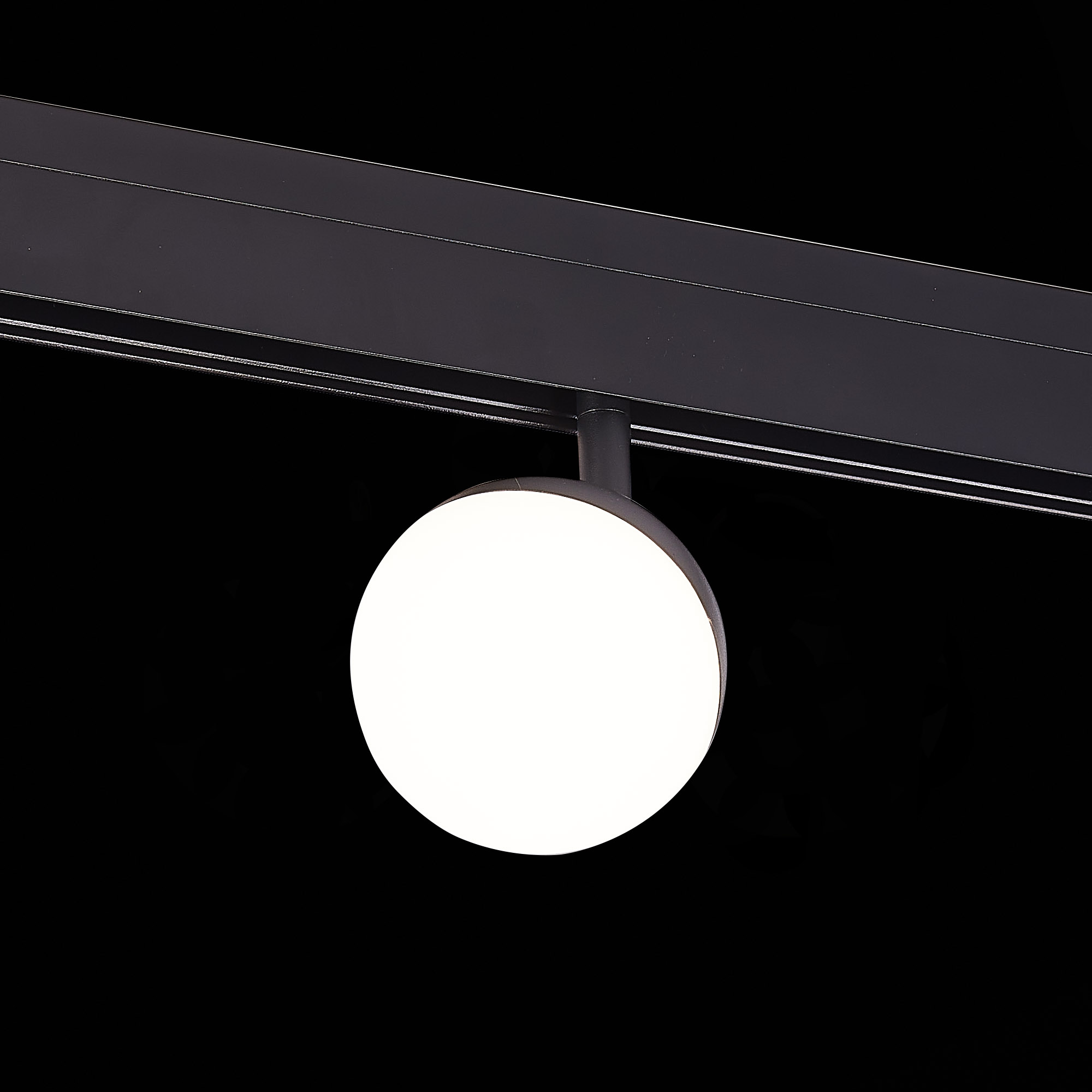 ST358.436.07 Магнитный трековый светильник Черный LED 1*7W 3000K 520Lm Ra>80 120° IP20 L120xW90xH192 SKYLINE 48