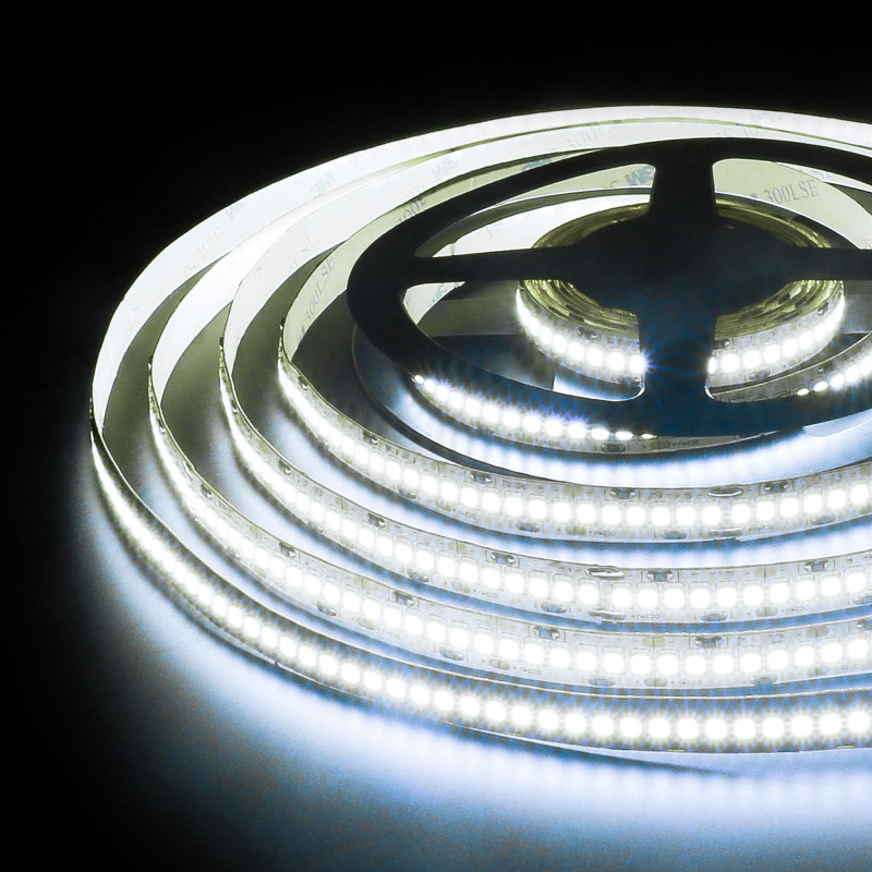 Лента Elektrostandard 2835 12V 240Led 16W IP65 / холодный белый