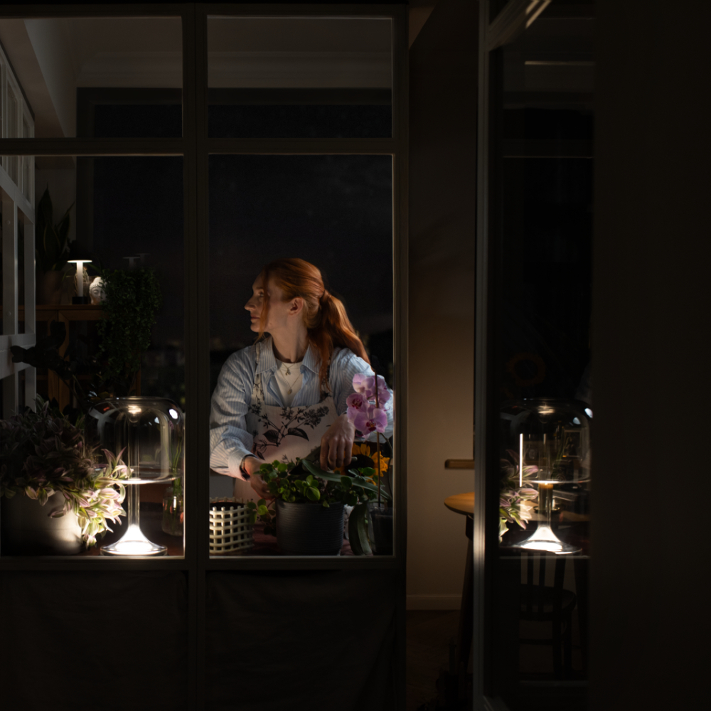 Настольный светильник Maytoni MOD286TL-L8B3K